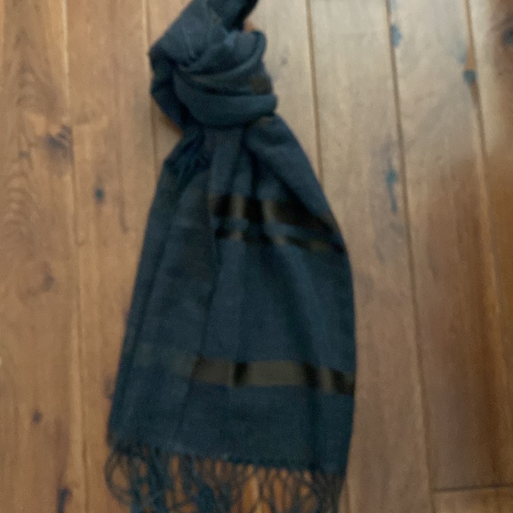 Gray wool scarf with brown striped detail